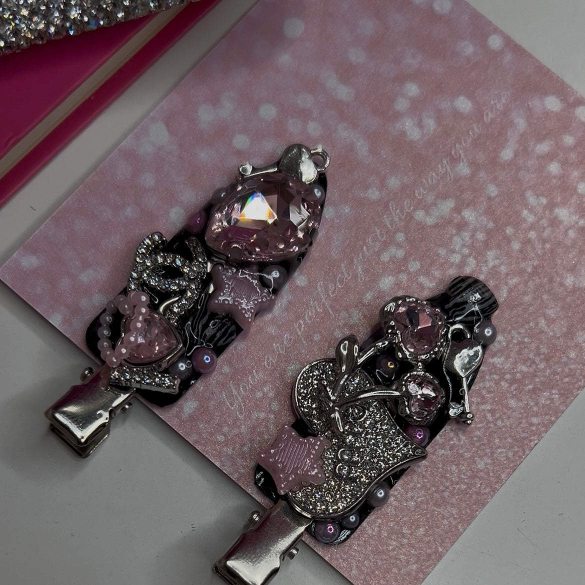 Junk hair clips (2pc)